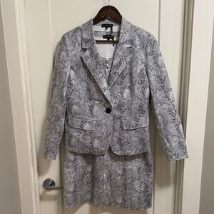 Elegant Snakeskin Pattern Blazer